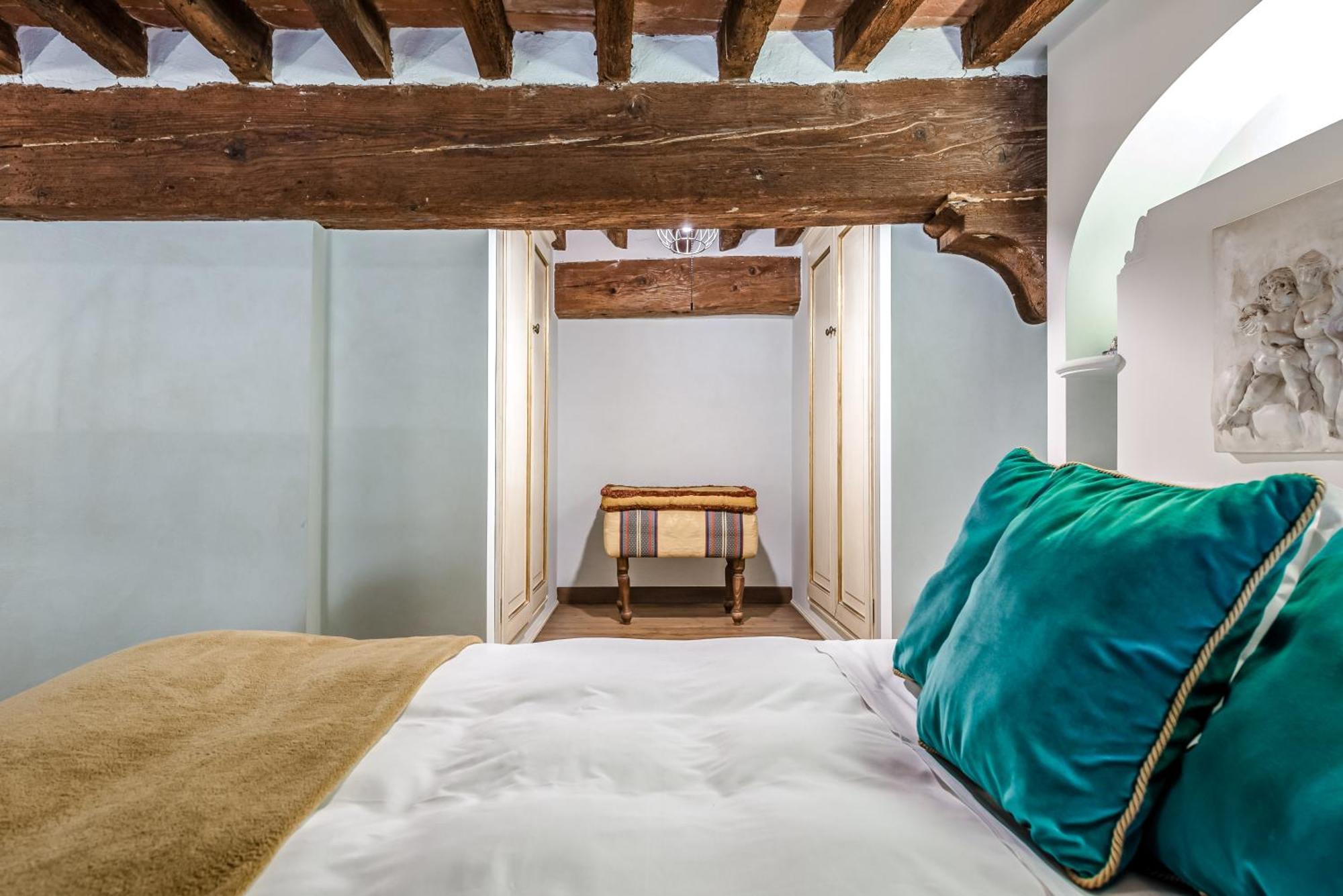 Hostly-suite Magnifica Al Borgo-central Elegance *