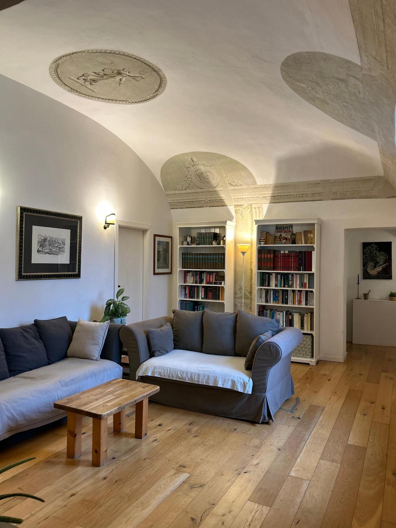 Frescos House Pisa