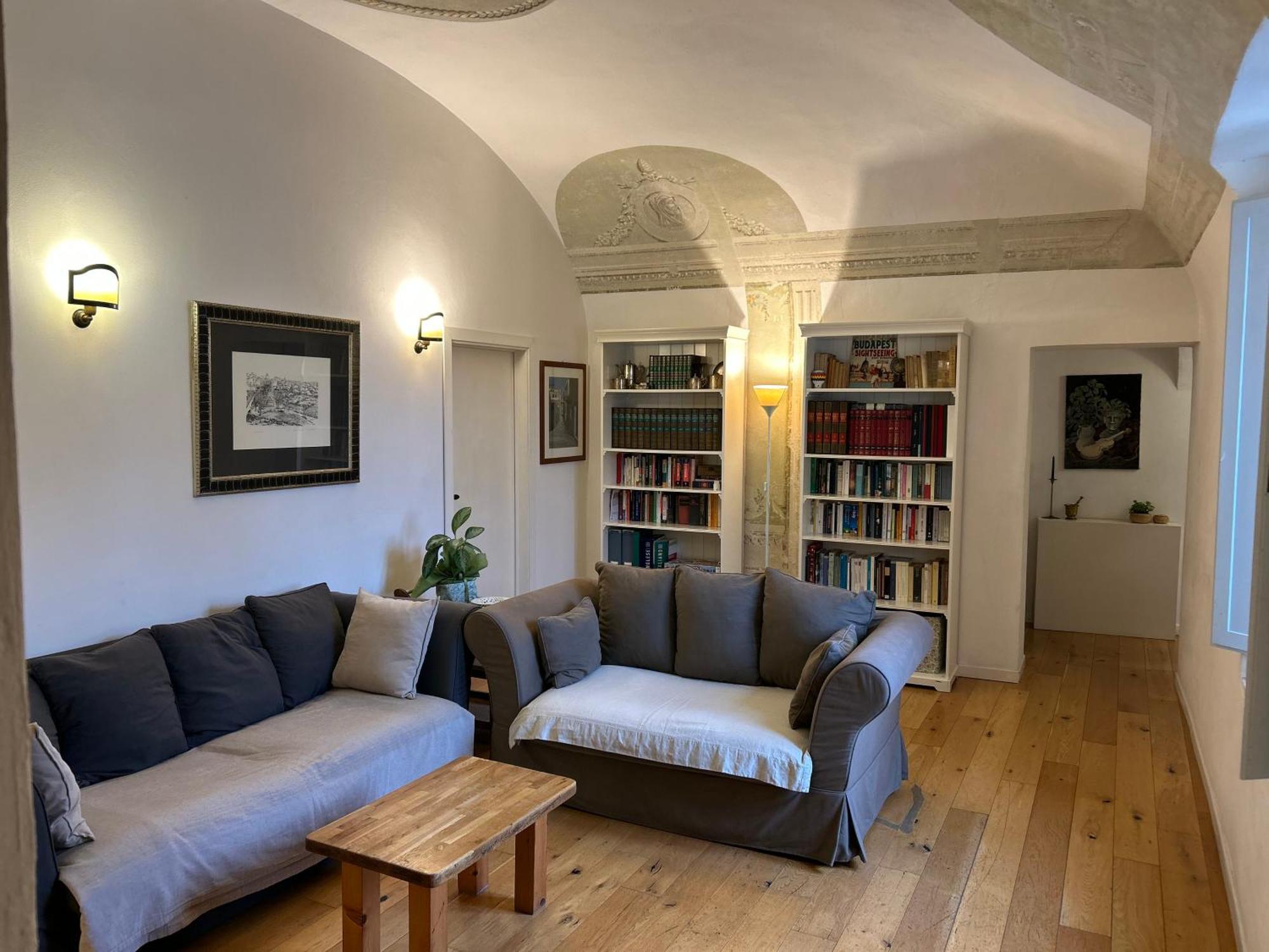 Frescos House Pisa