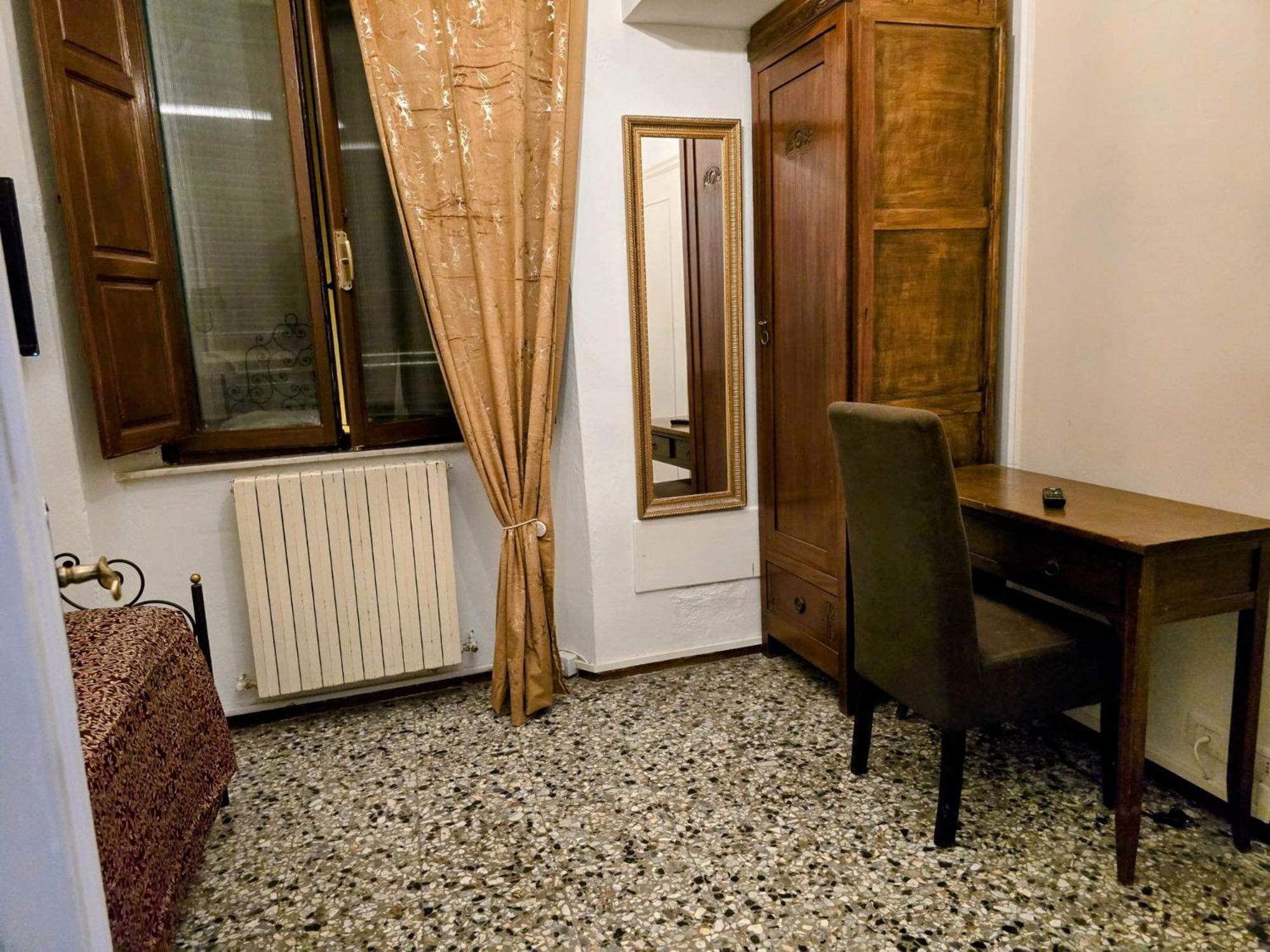 Dietro Al Corso Pisa