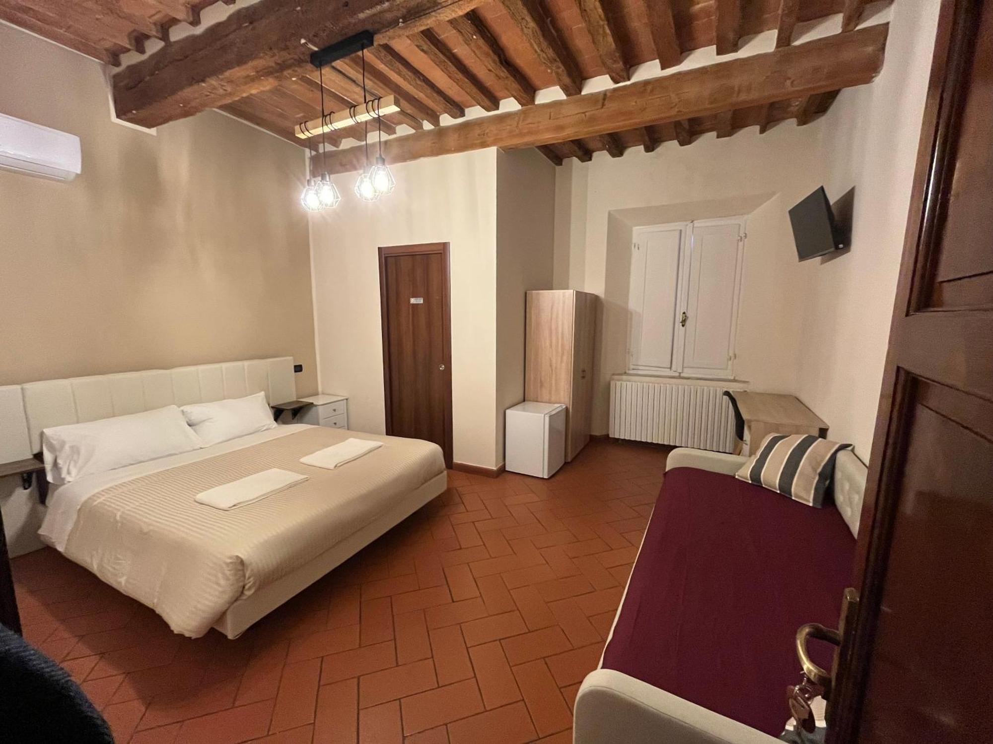 Window To The Tower Bed & Breakfast Pisa
