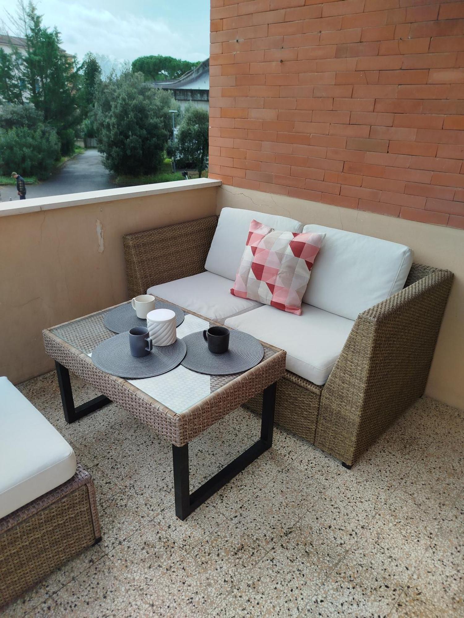 Apartment Con 2 *
