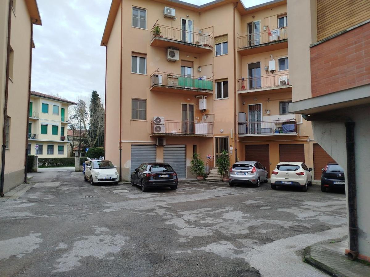 Apartment Con 2 *
