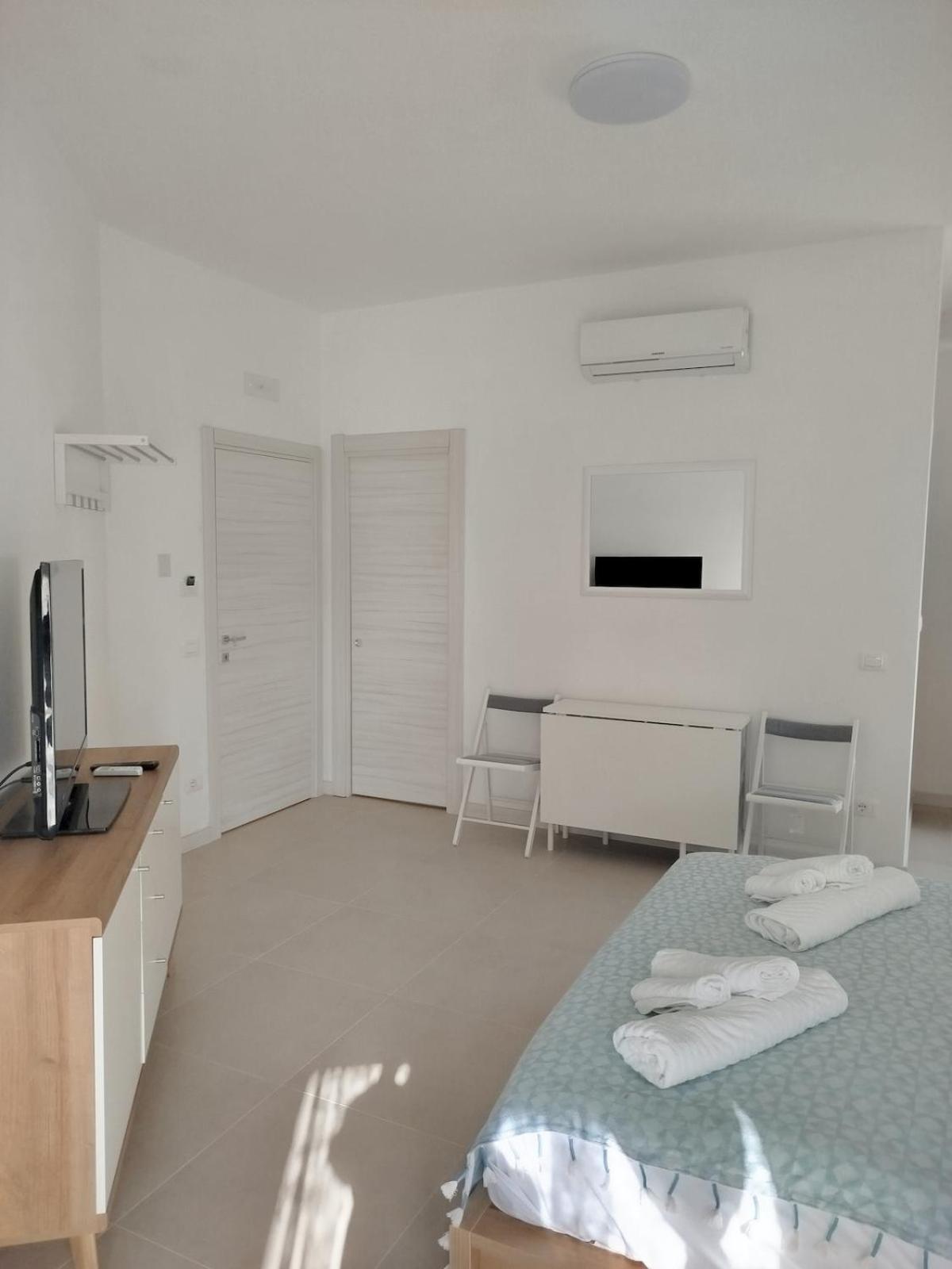 Apartment Con 2 *