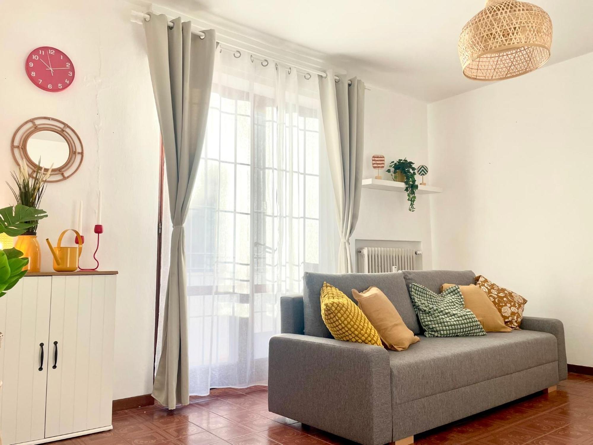 2 Camere, Parcheggio, Balconi, Vicino Al Centro