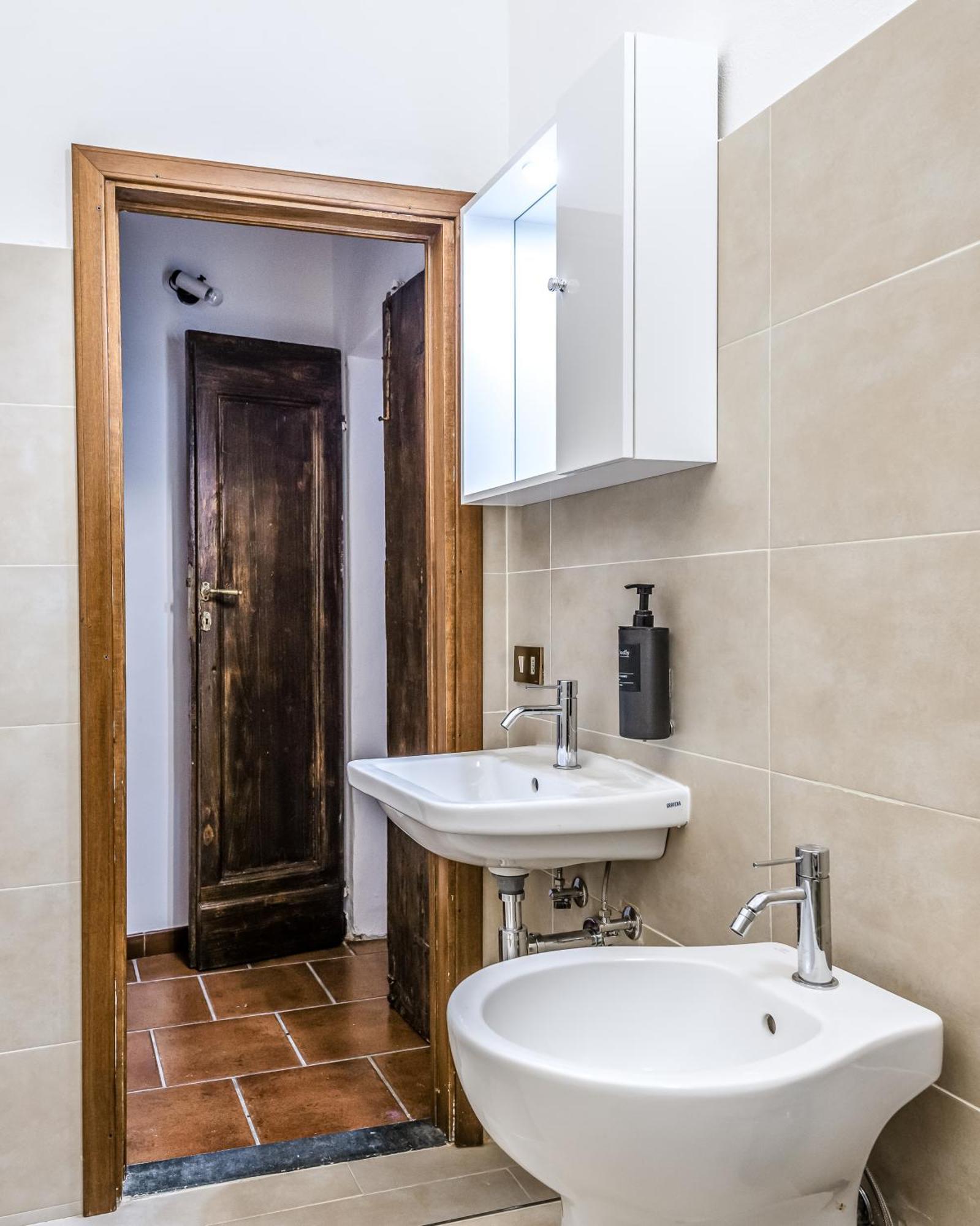 Apartment Hostly-maison L'arancio-large House Near The Tower *