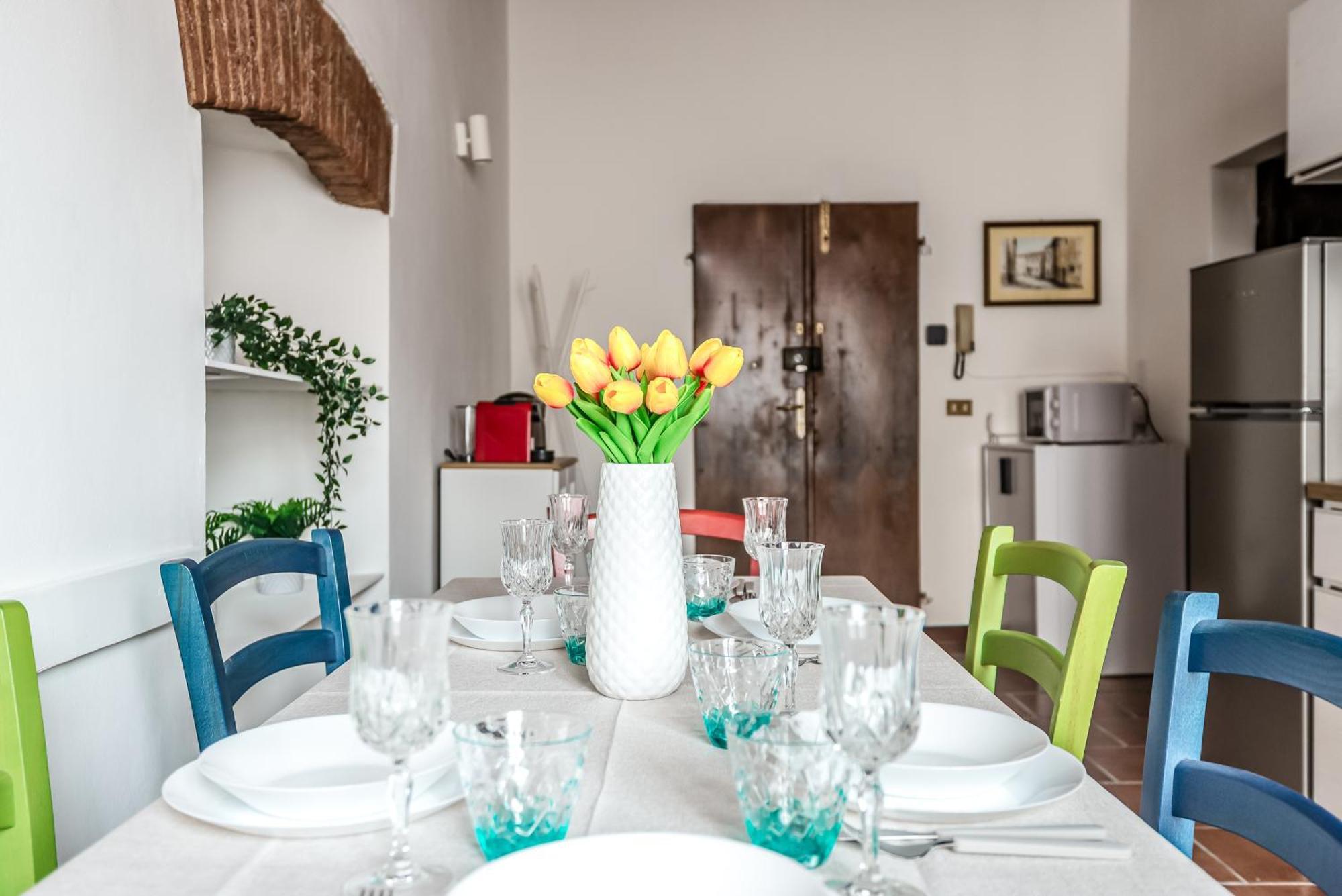 Hostly-maison L'arancio-large House Near The Tower Apartment