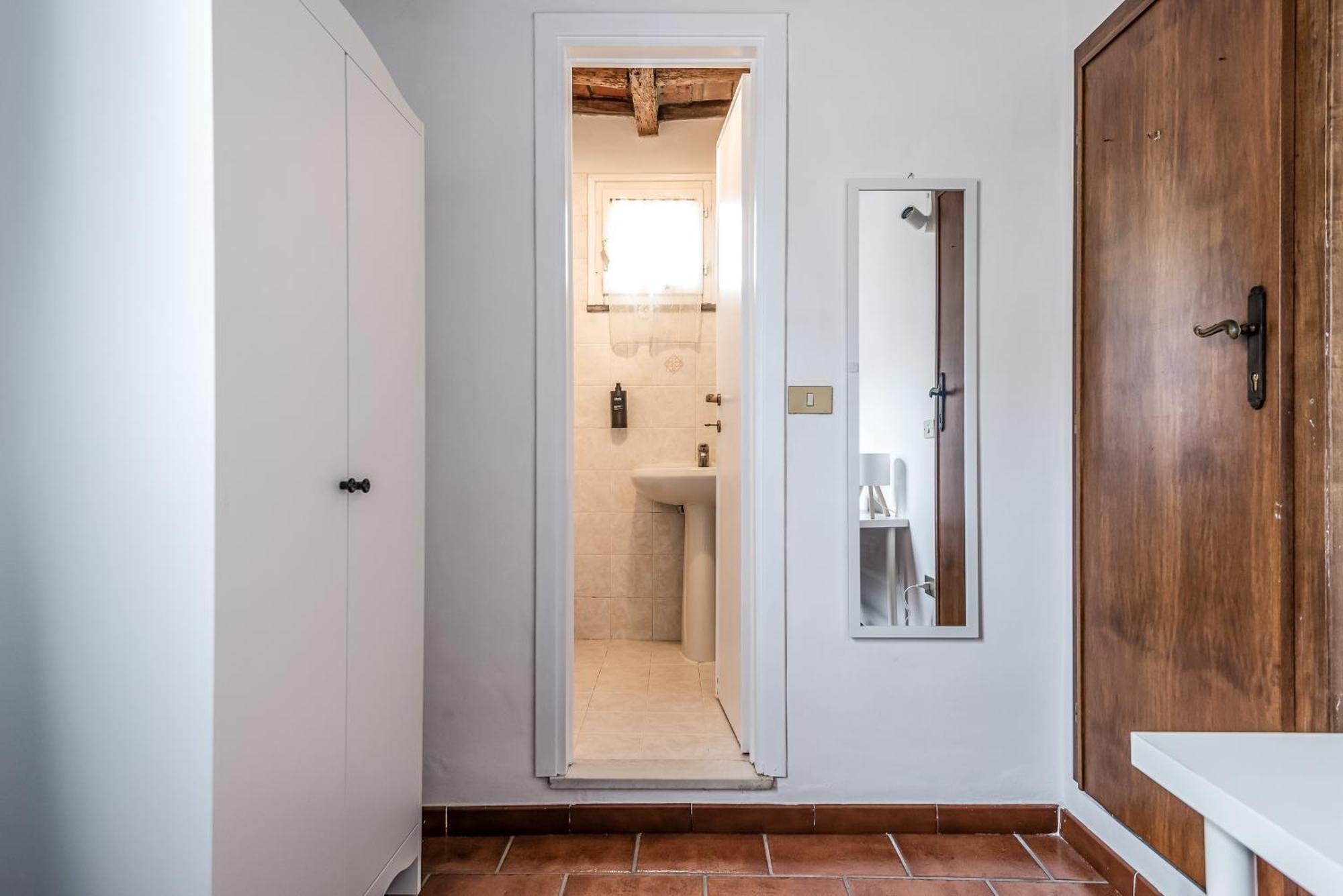 Apartment Hostly-maison L'arancio-large House Near The Tower *