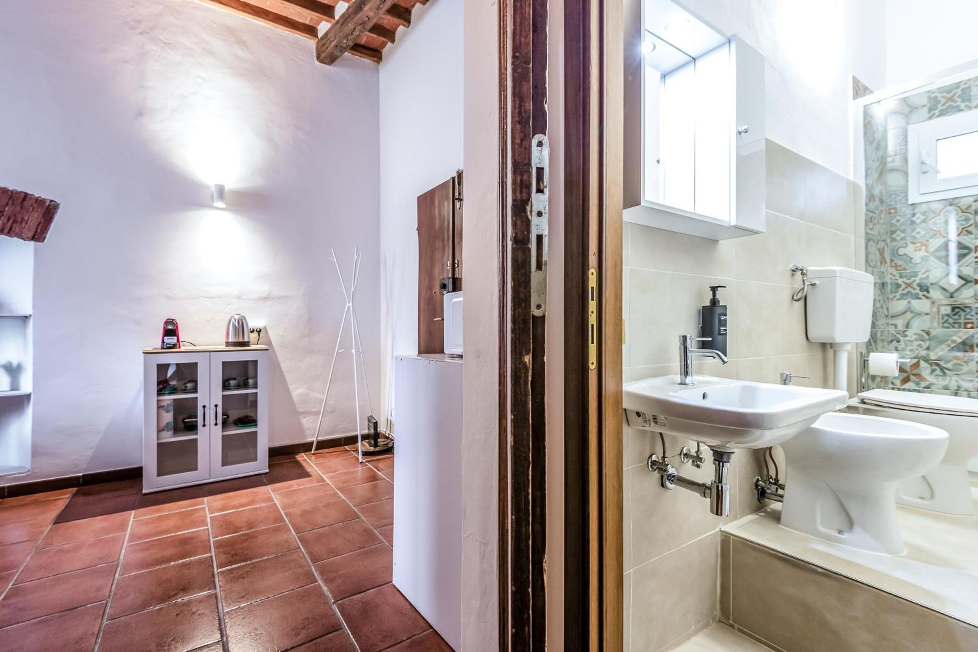Apartment Hostly-maison L'arancio-large House Near The Tower