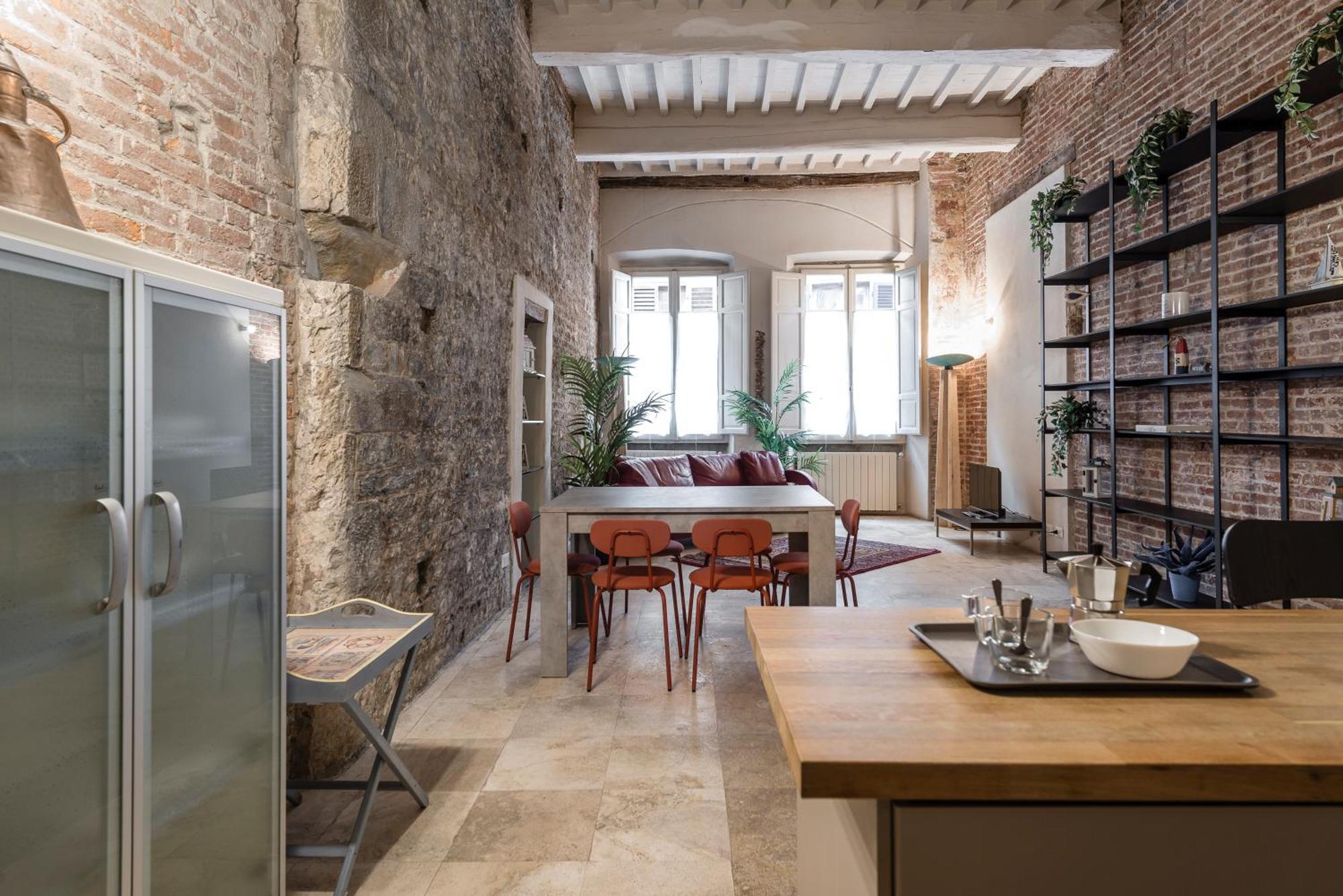 Story House Apartment