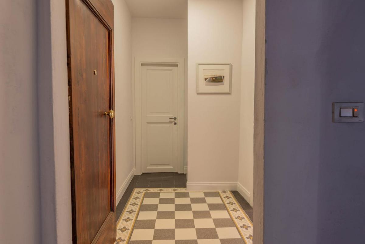 Windrose Oleander's Apartment