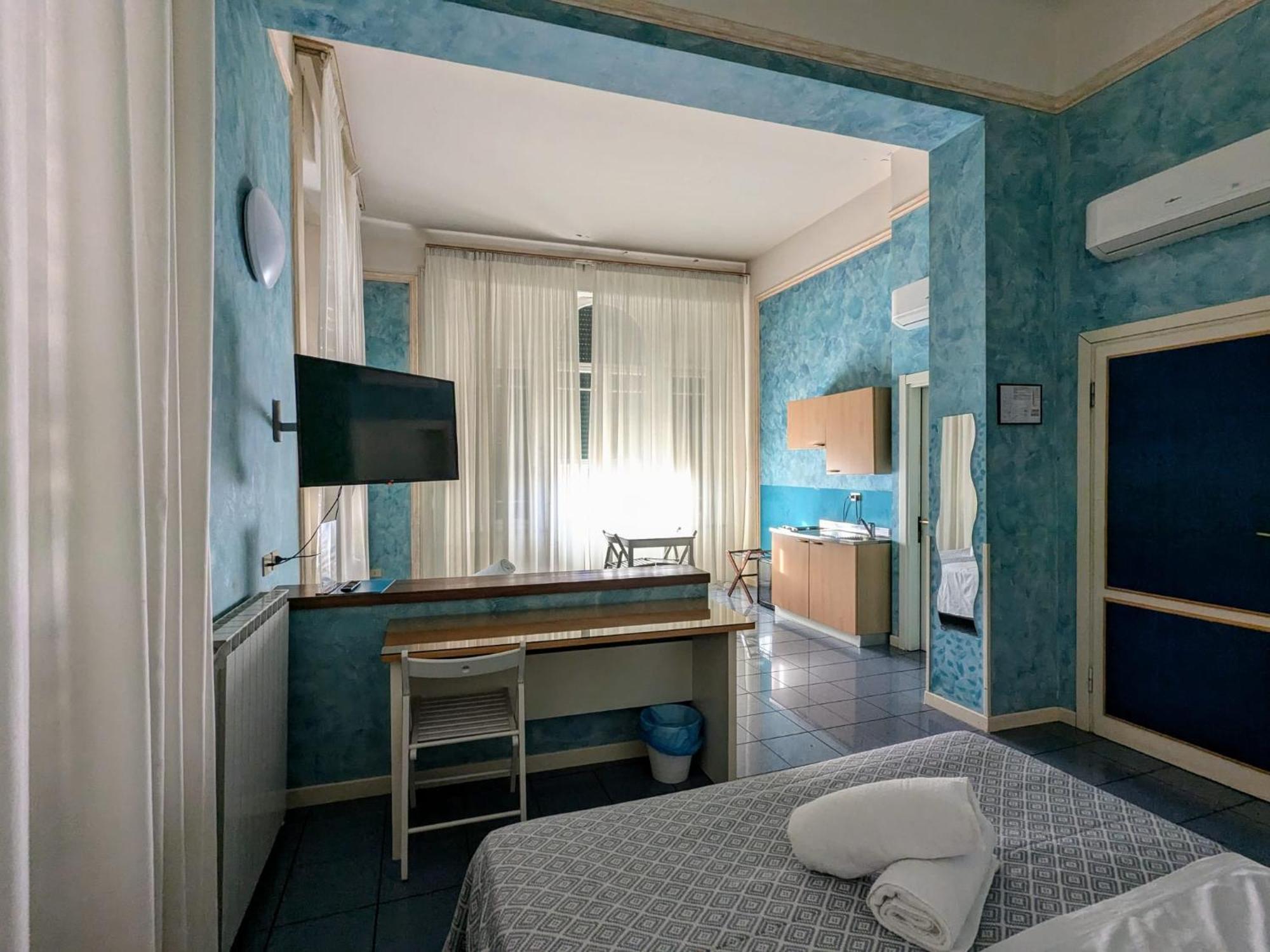 Athena Hotel 3*