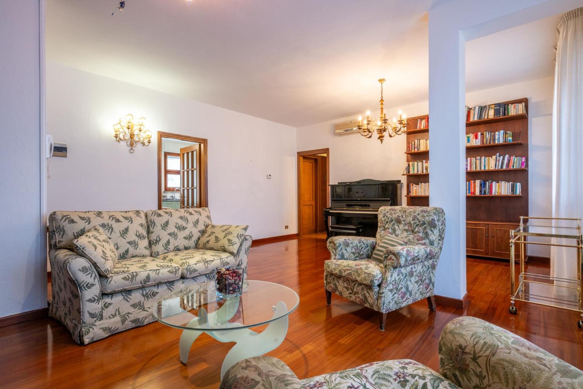 Apartment Elegant Apartment, *