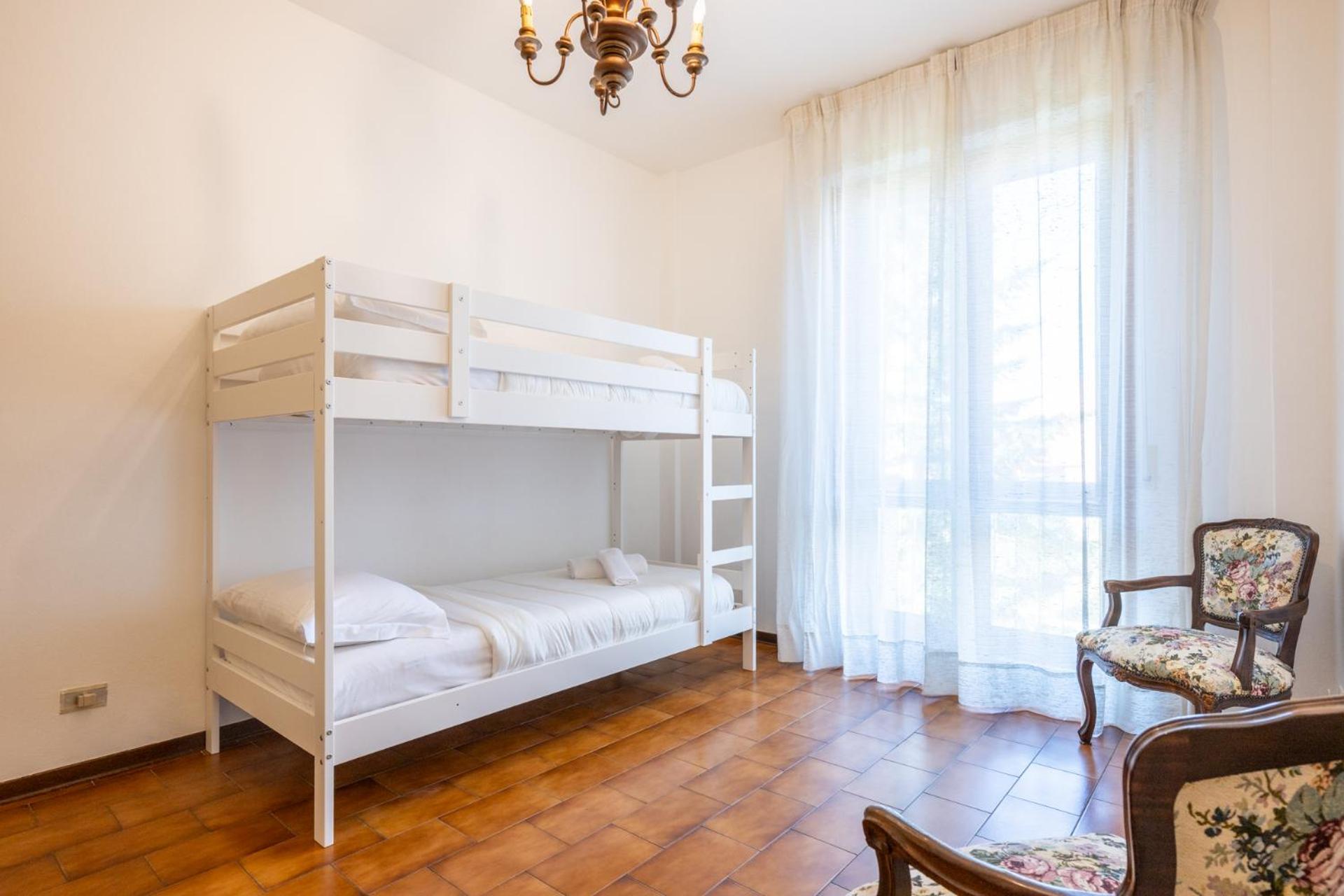 Apartment Elegant Apartment, Pisa