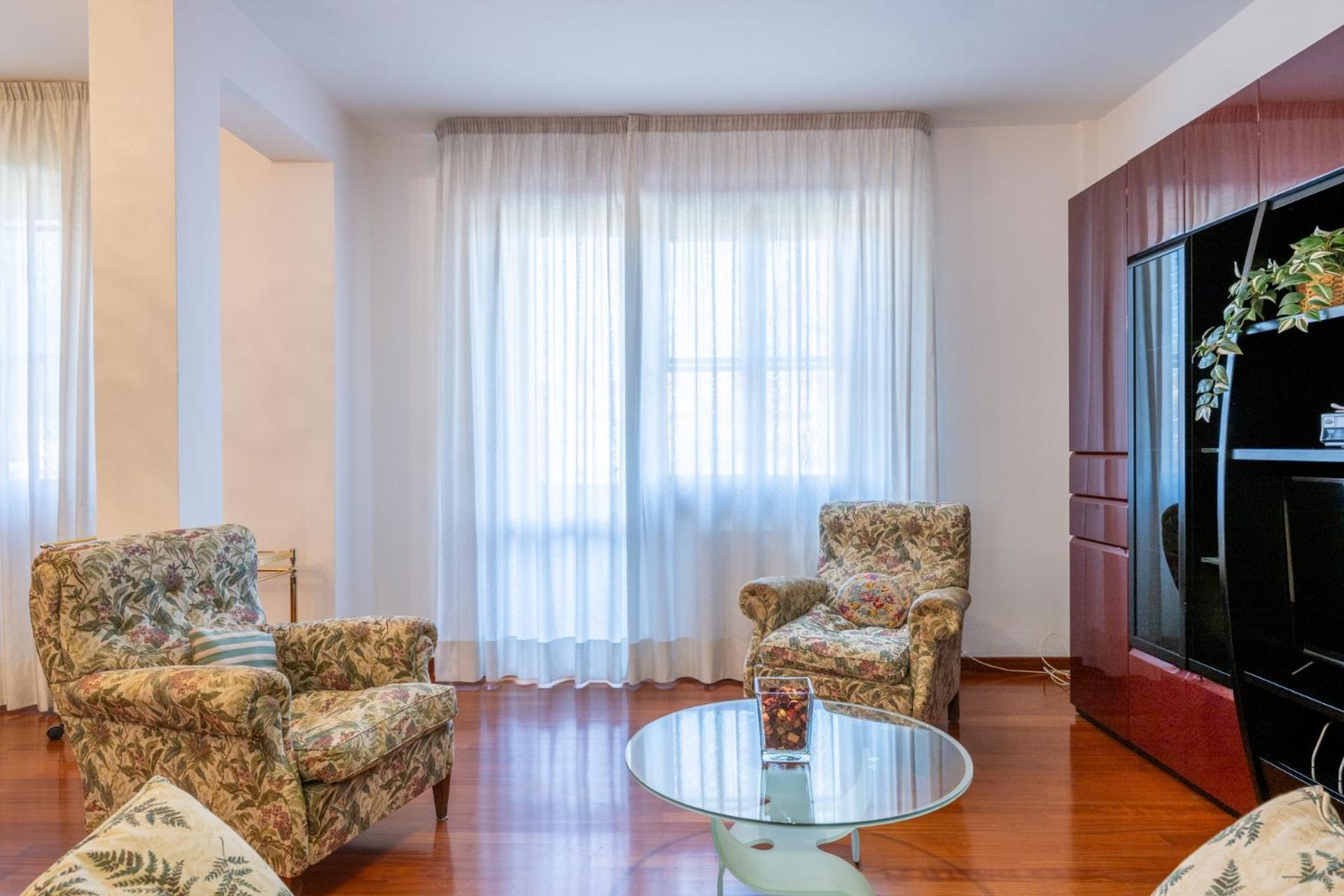 Apartment Elegant Apartment, *