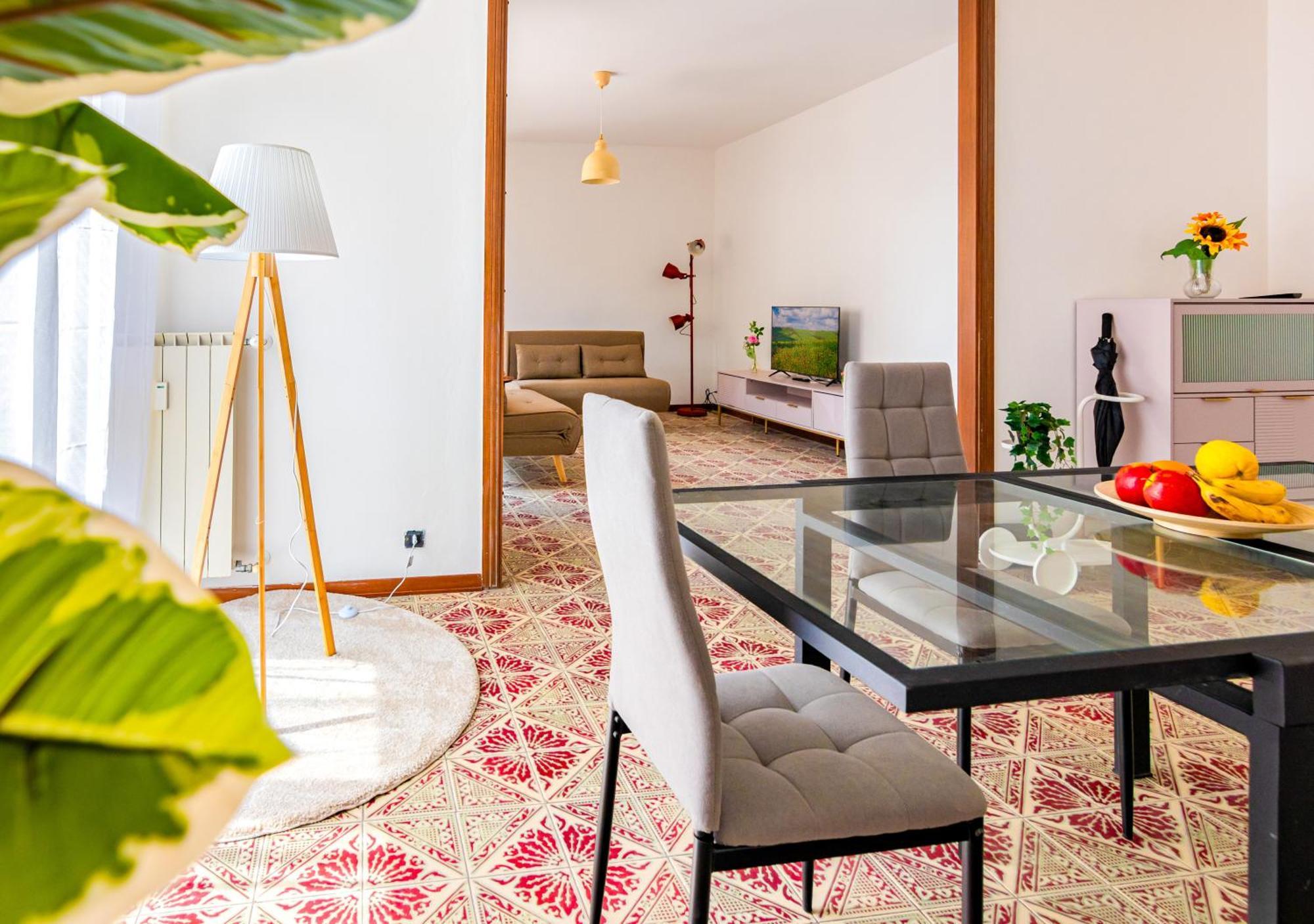 Landi 6 - Free Street Parking, Elevator Apartment
