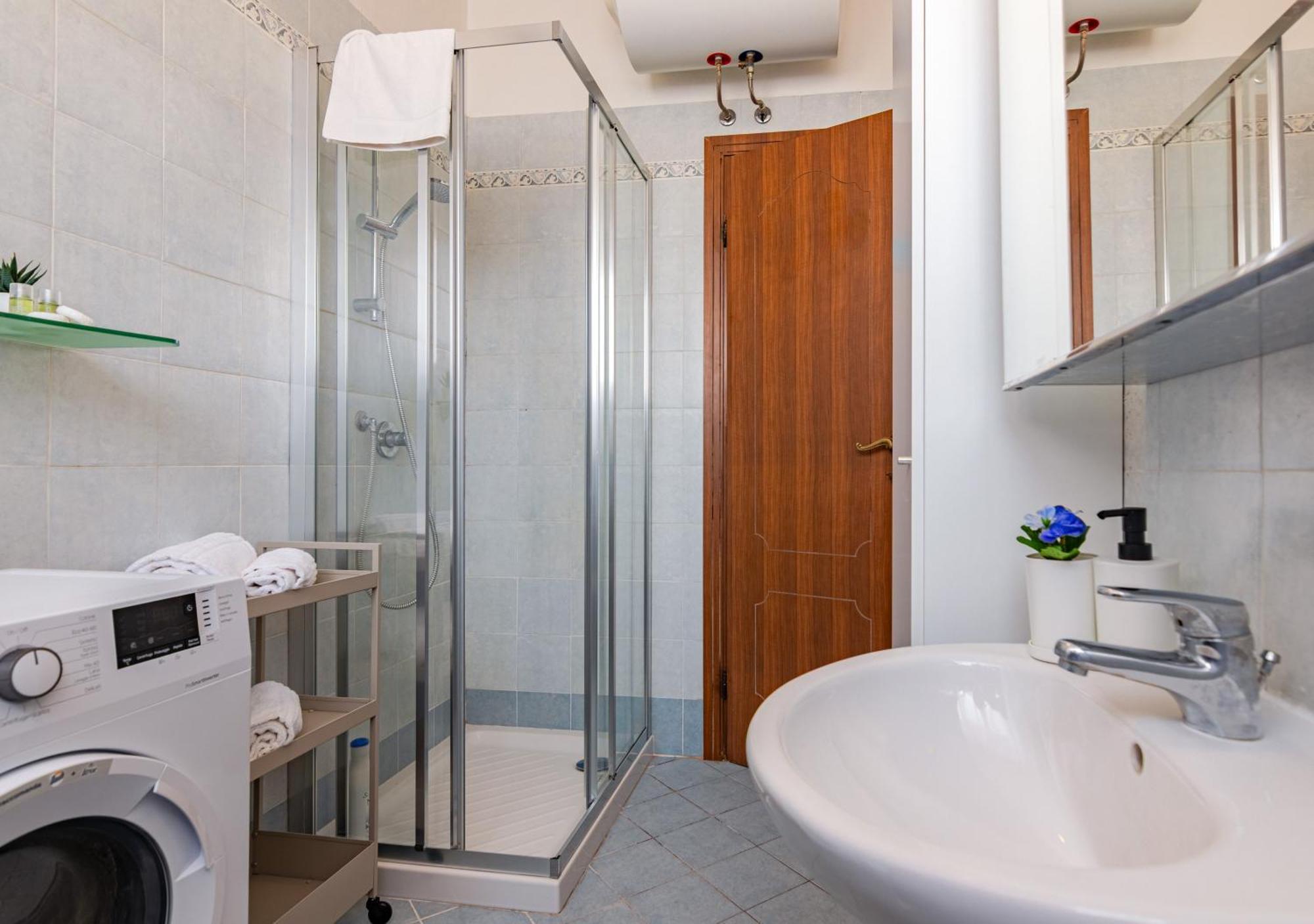 Landi 6 - Free Street Parking, Elevator Apartment *
