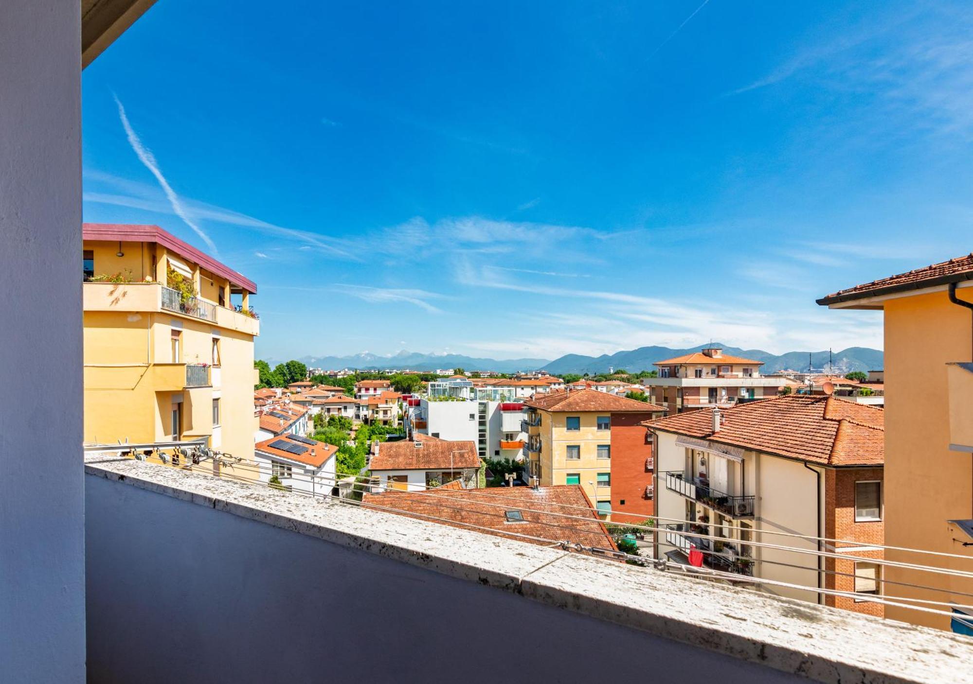 Attico 2 Balcone Parcheggi Gratis Ascensore Apartamento