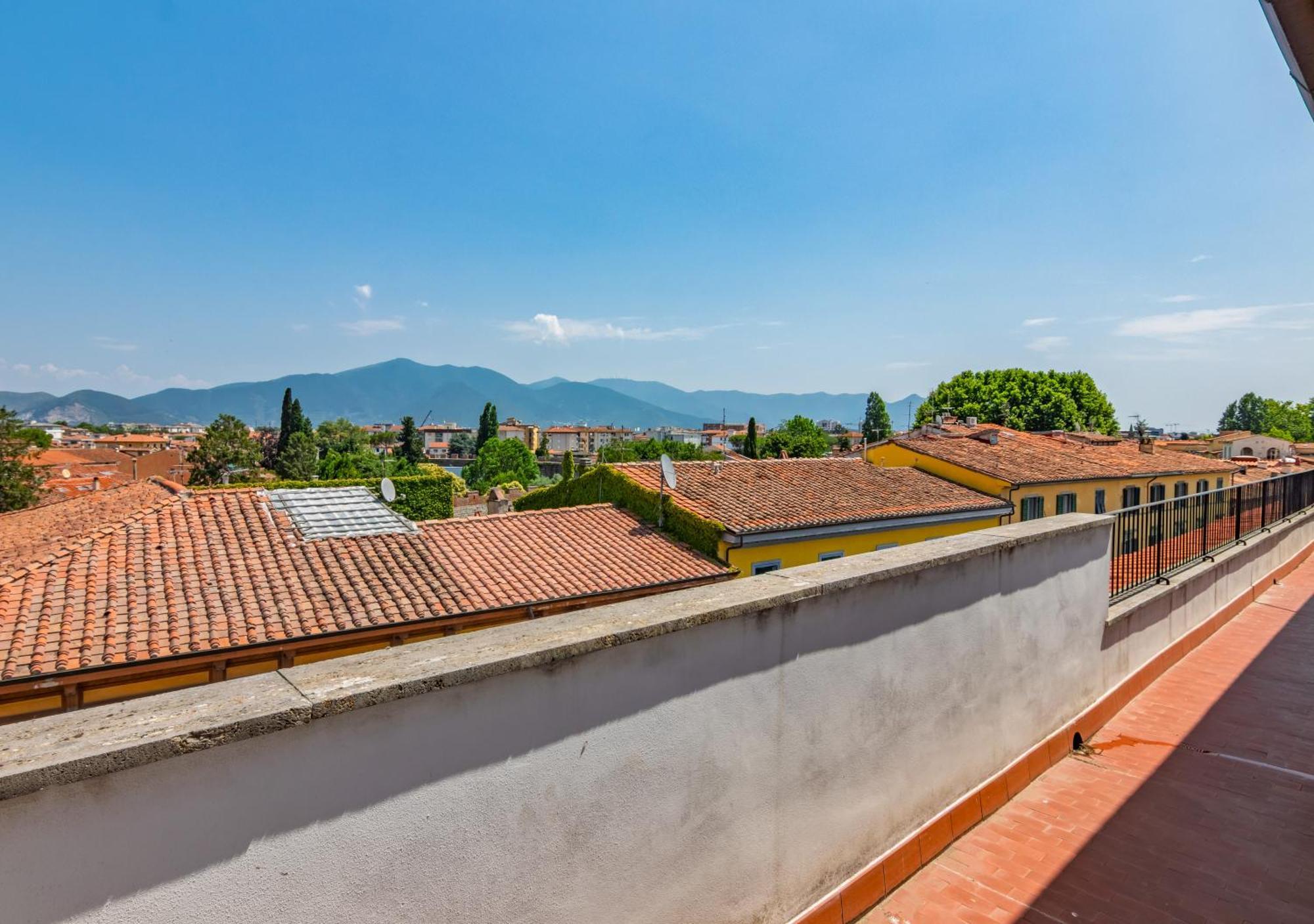 Attico Terrazza Vista Panoramica Lungarni Pisani Appartamento *