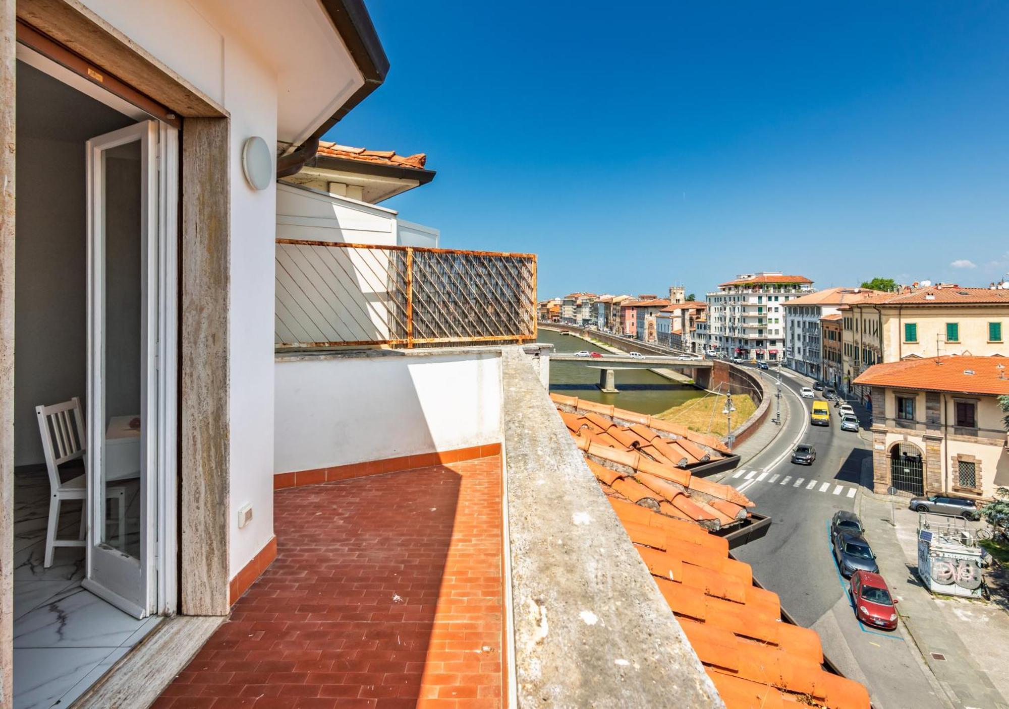 Attico Terrazza Vista Panoramica Lungarni Pisani Appartamento Pisa