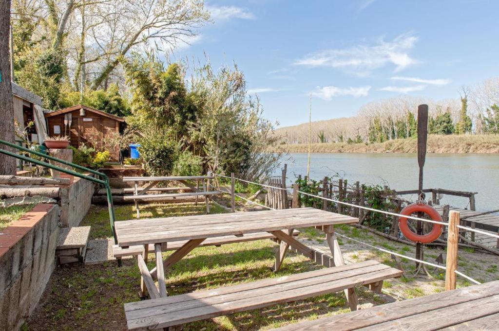 Oasis On The River Holiday park