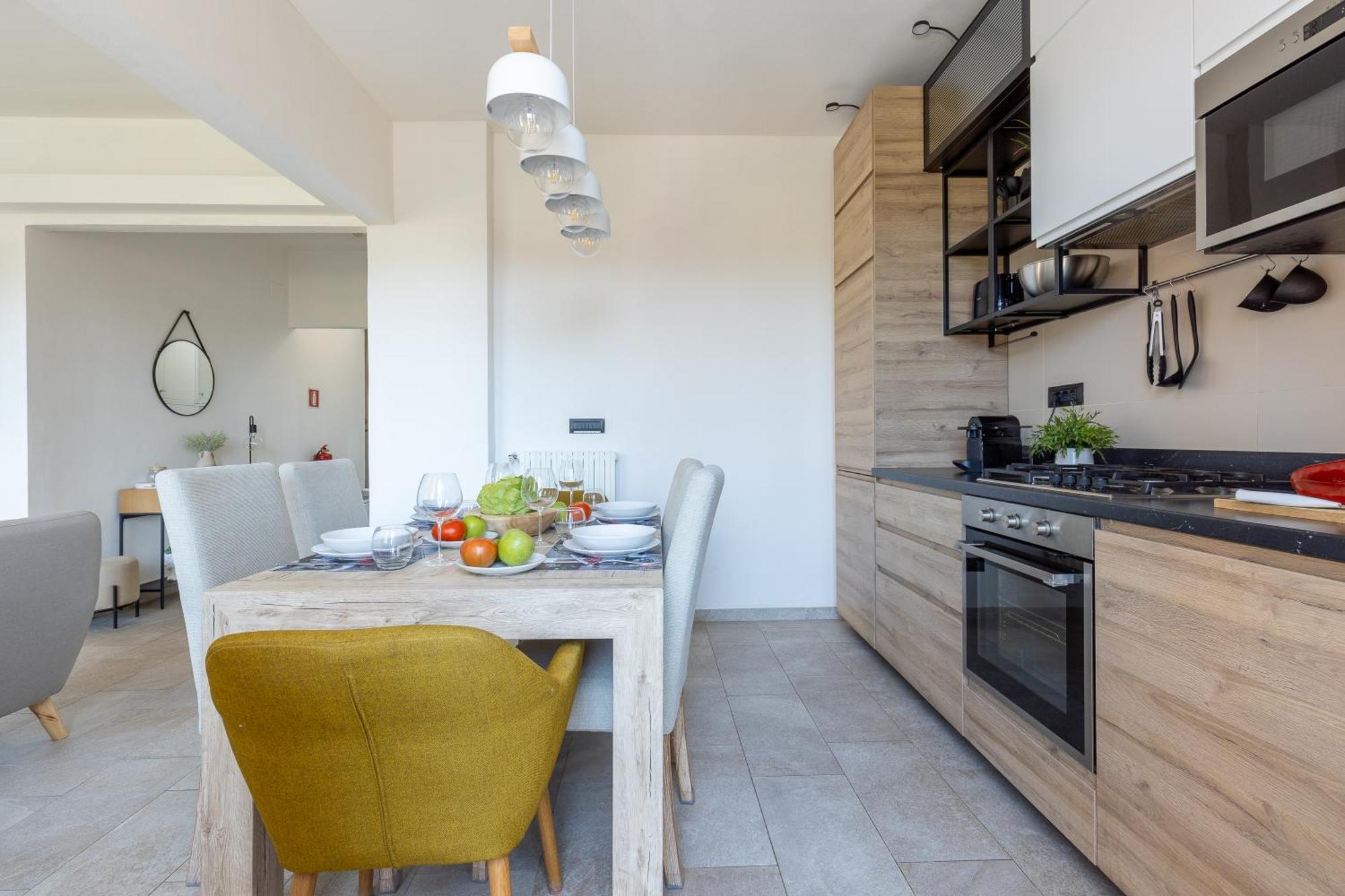 Guesthost - Charming Modern In Apartment *