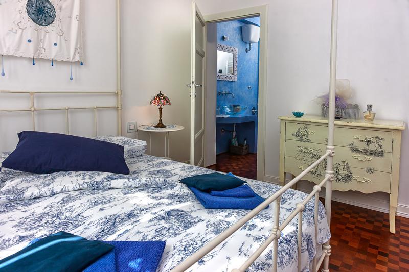 23 Bed & Breakfast *