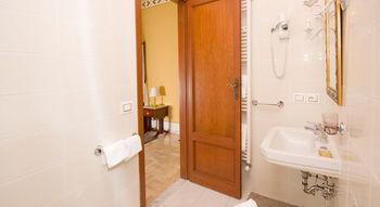 Tower Hotel 2*