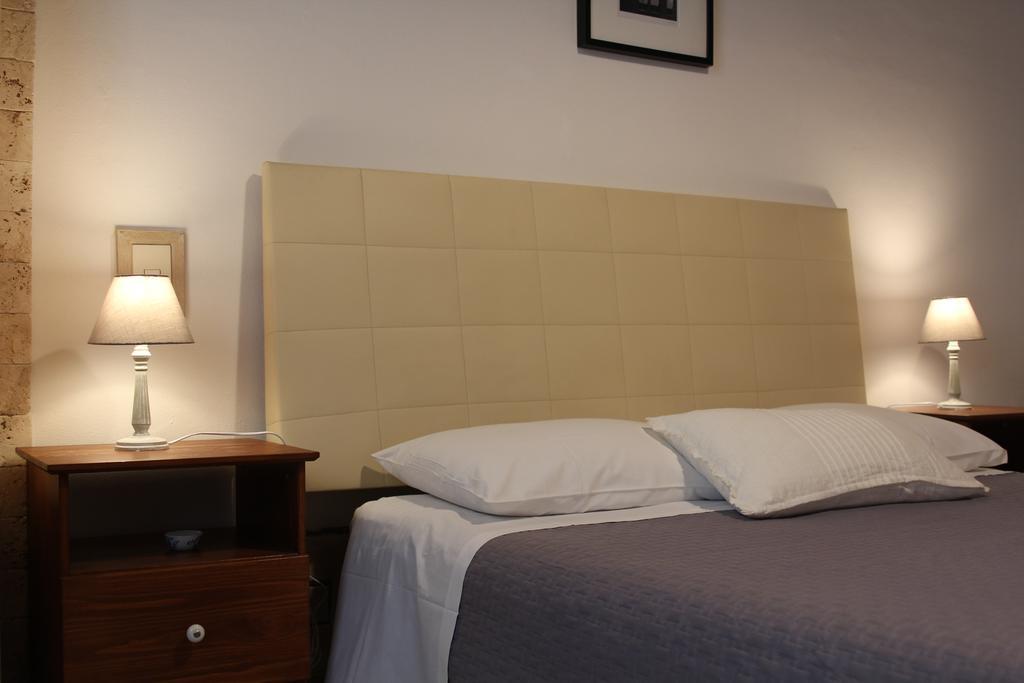 Bed & Tower Pisa