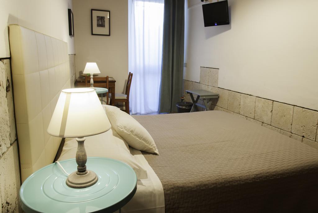 Bed & Tower Pisa