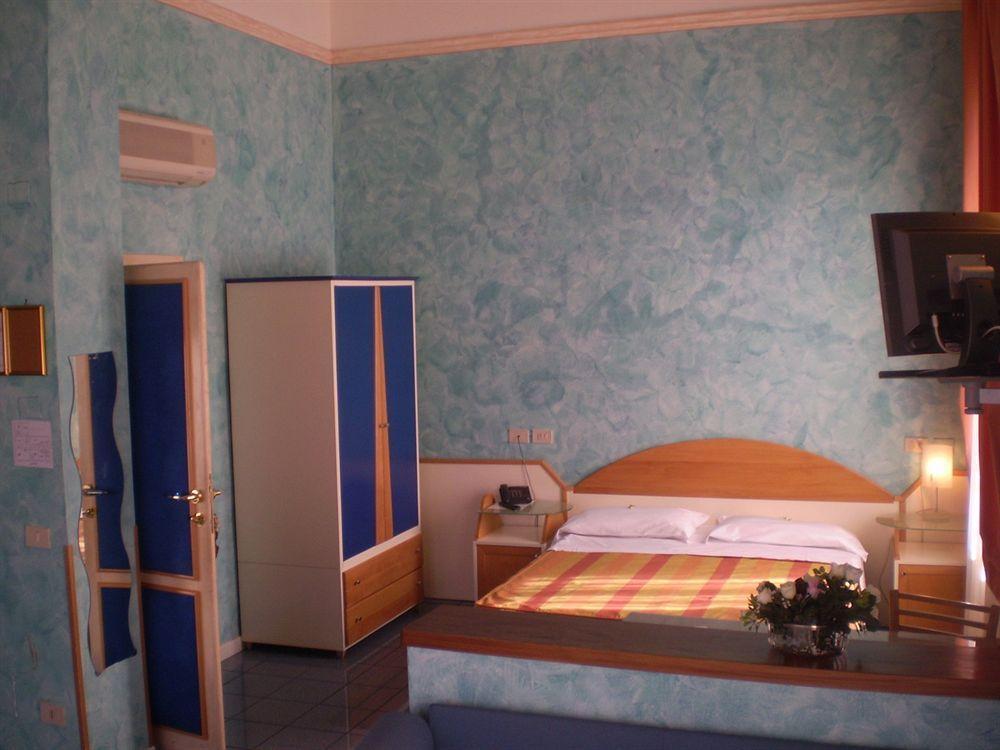 Hotel Athena 3*
