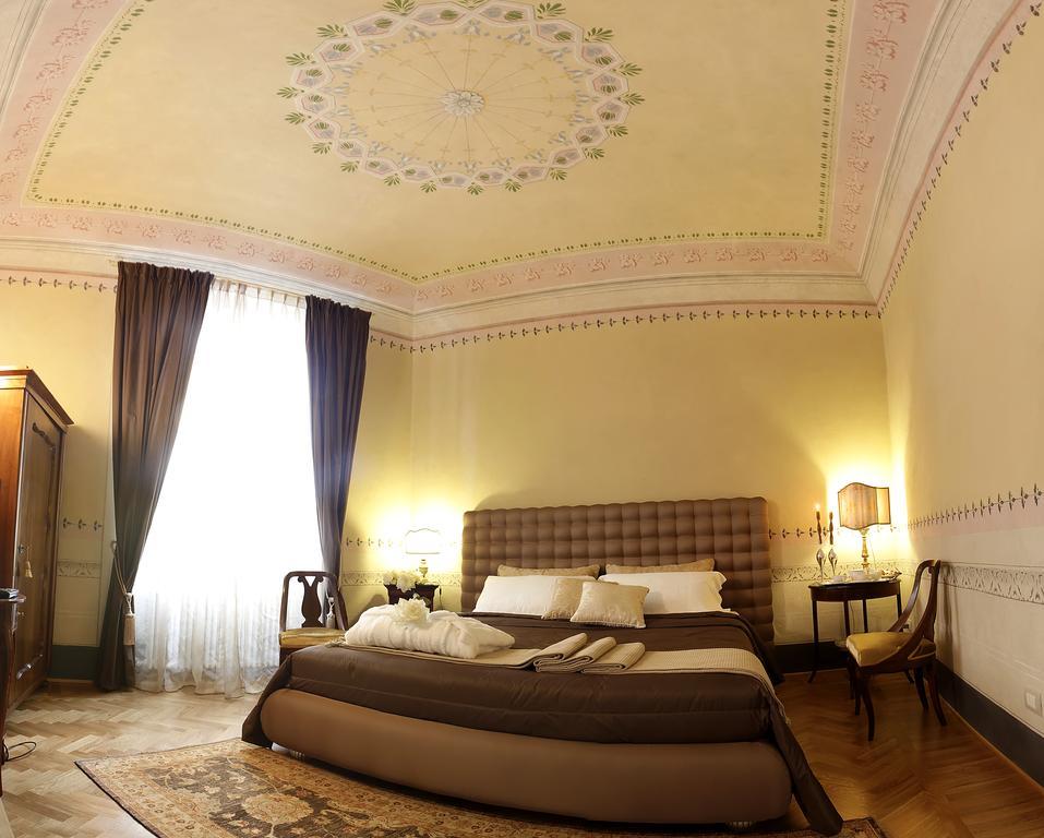 Acomodação com café da manhã  Residenza D'epoca -santa Caterina 3*