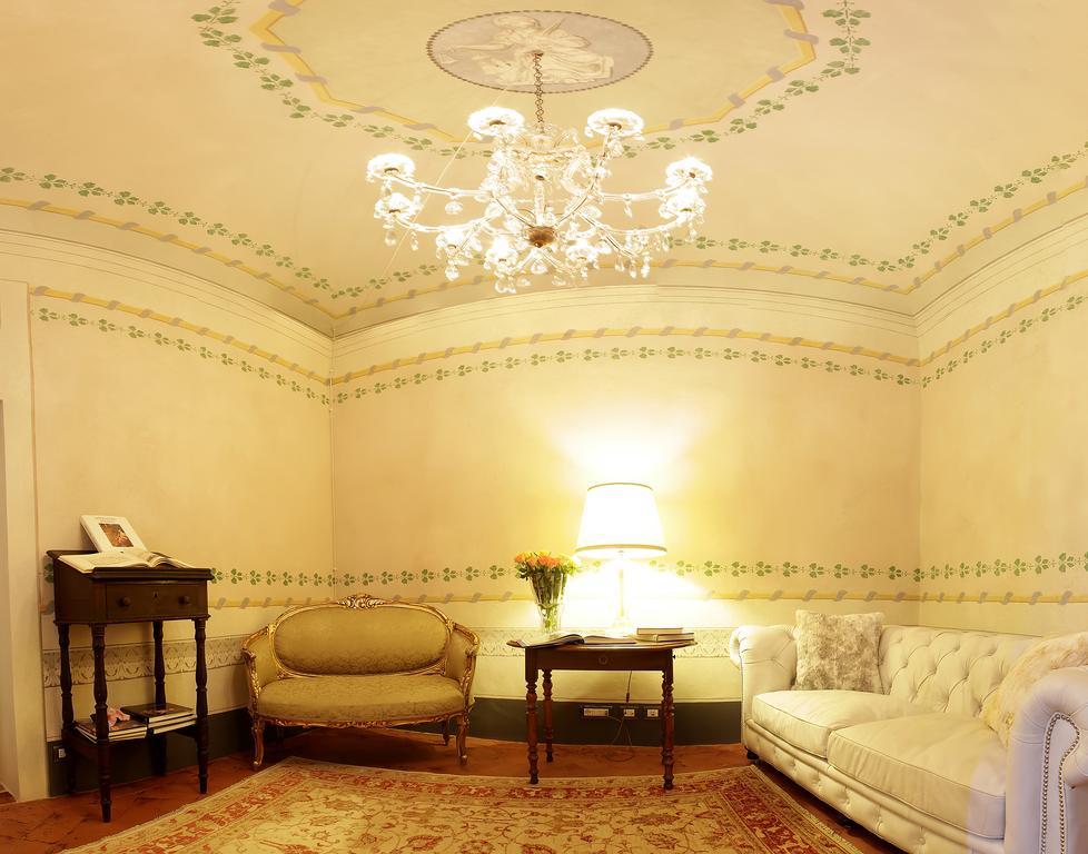 Acomodação com café da manhã  Residenza D'epoca -santa Caterina 3*