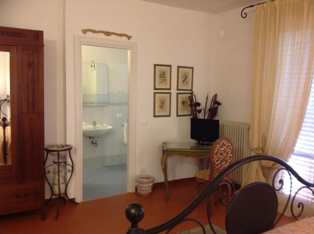 Cisanello House Guest house