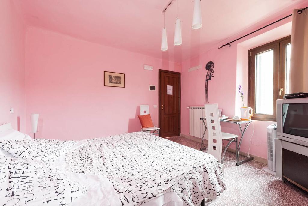 Maison Dei Miracoli Bed & Breakfast 2*