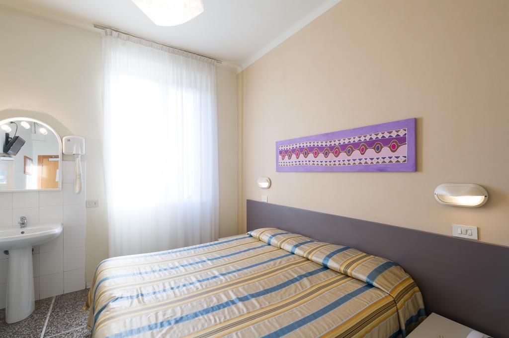 Moderno Hotel 2*