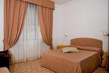 Lady Rose 2* Pisa