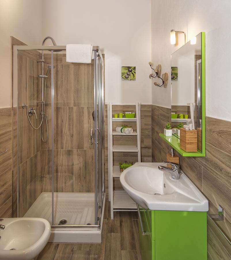 A Due Passi Dalla Torre Guest house