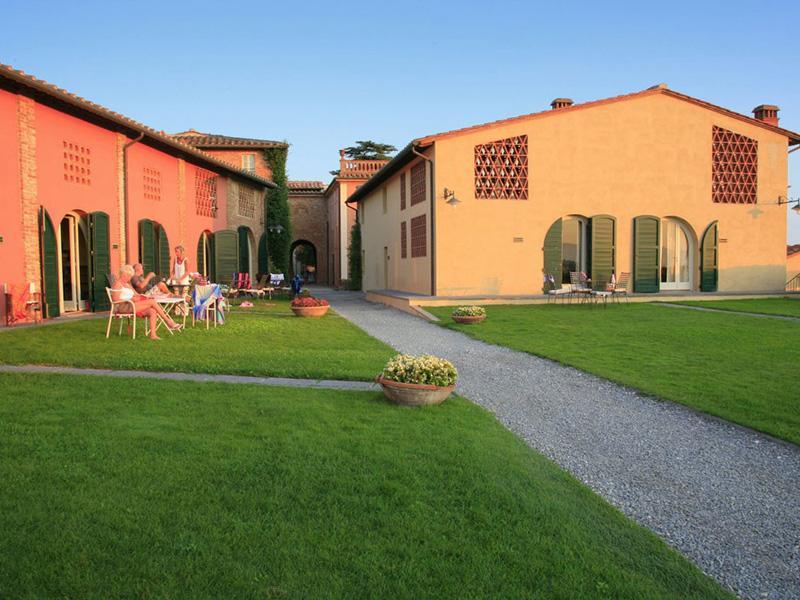 Resort Granaio Borgo Di Colleoli
