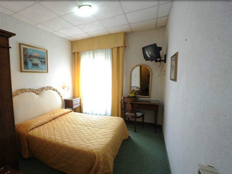 Kinzica Hotel 3*