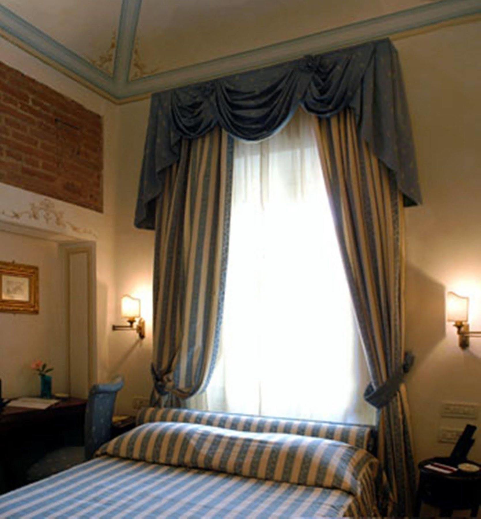 Relais Dell'orologio 4*