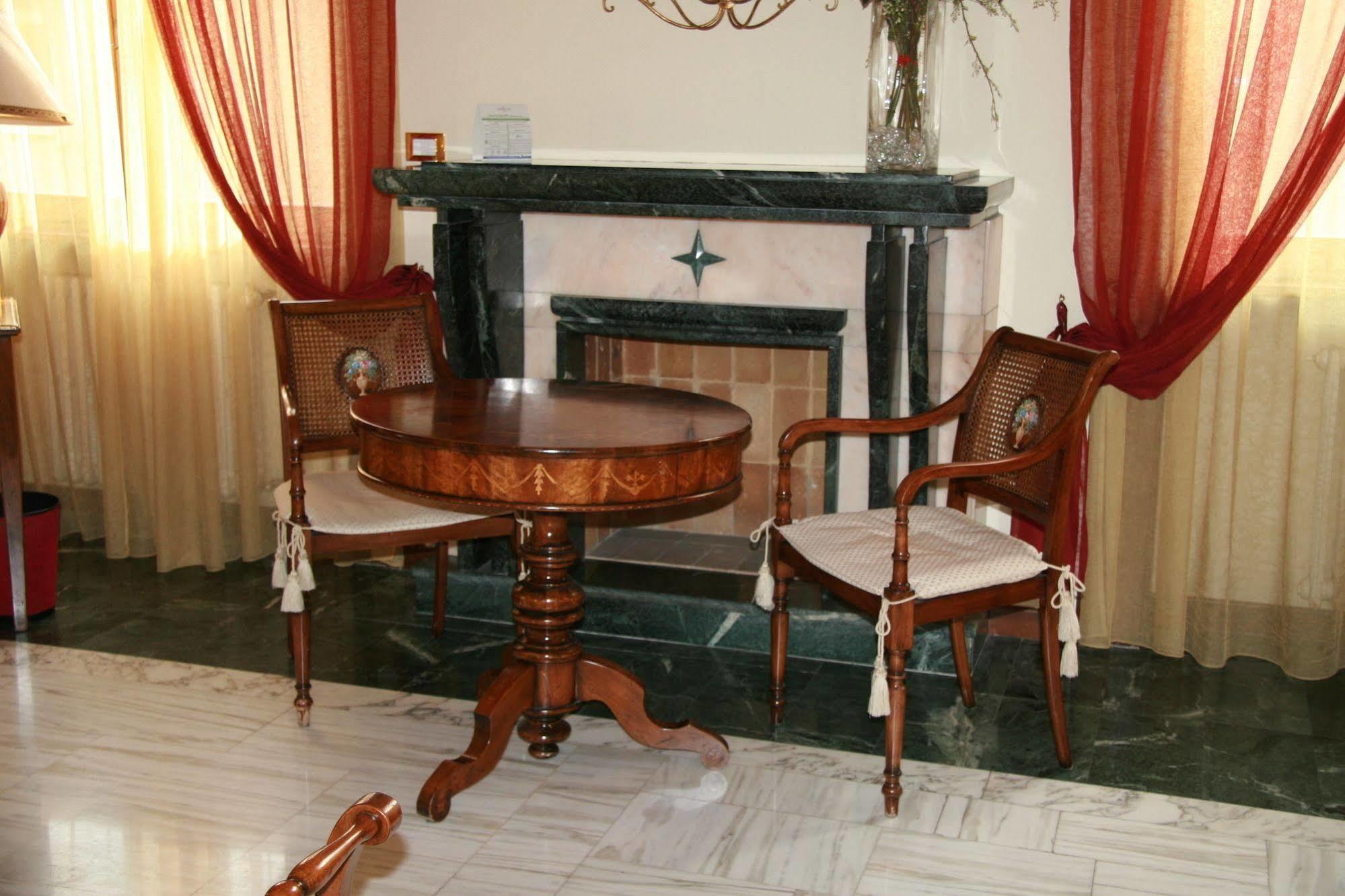 Alessandro Della Spina Hotel Pisa