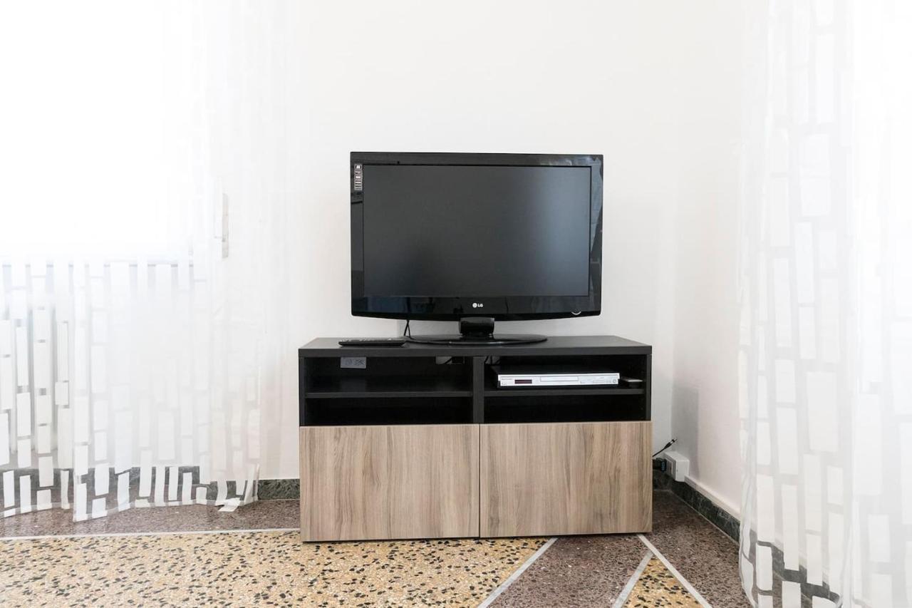 Căn hộ Altido Bright Penthouse For 6 Near Leaning Tower Of
