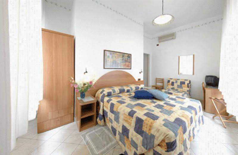 Milano Hotel 2*