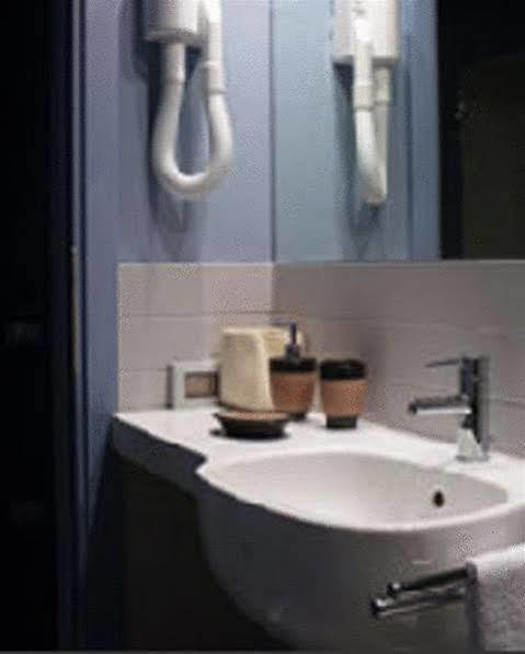 4 Bed & Breakfast 3*