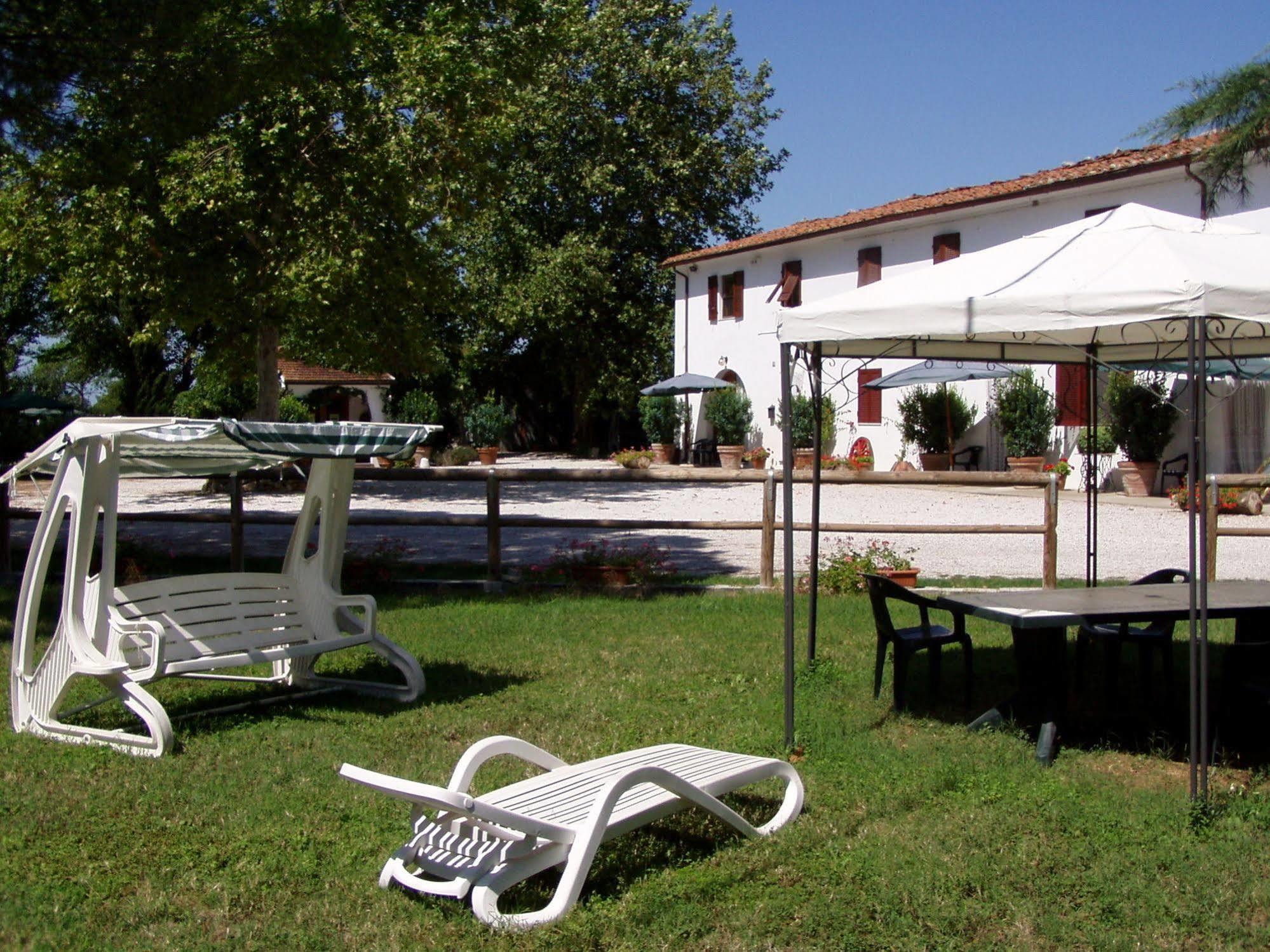 Agriturismo La Pisana Farm stay *