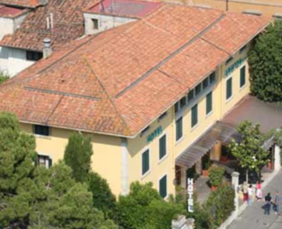 Ariston Hotel