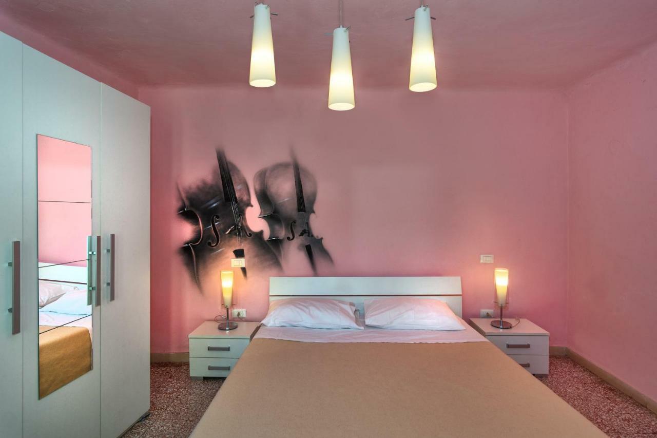 Bed & Breakfast Maison Dei Miracoli 2*