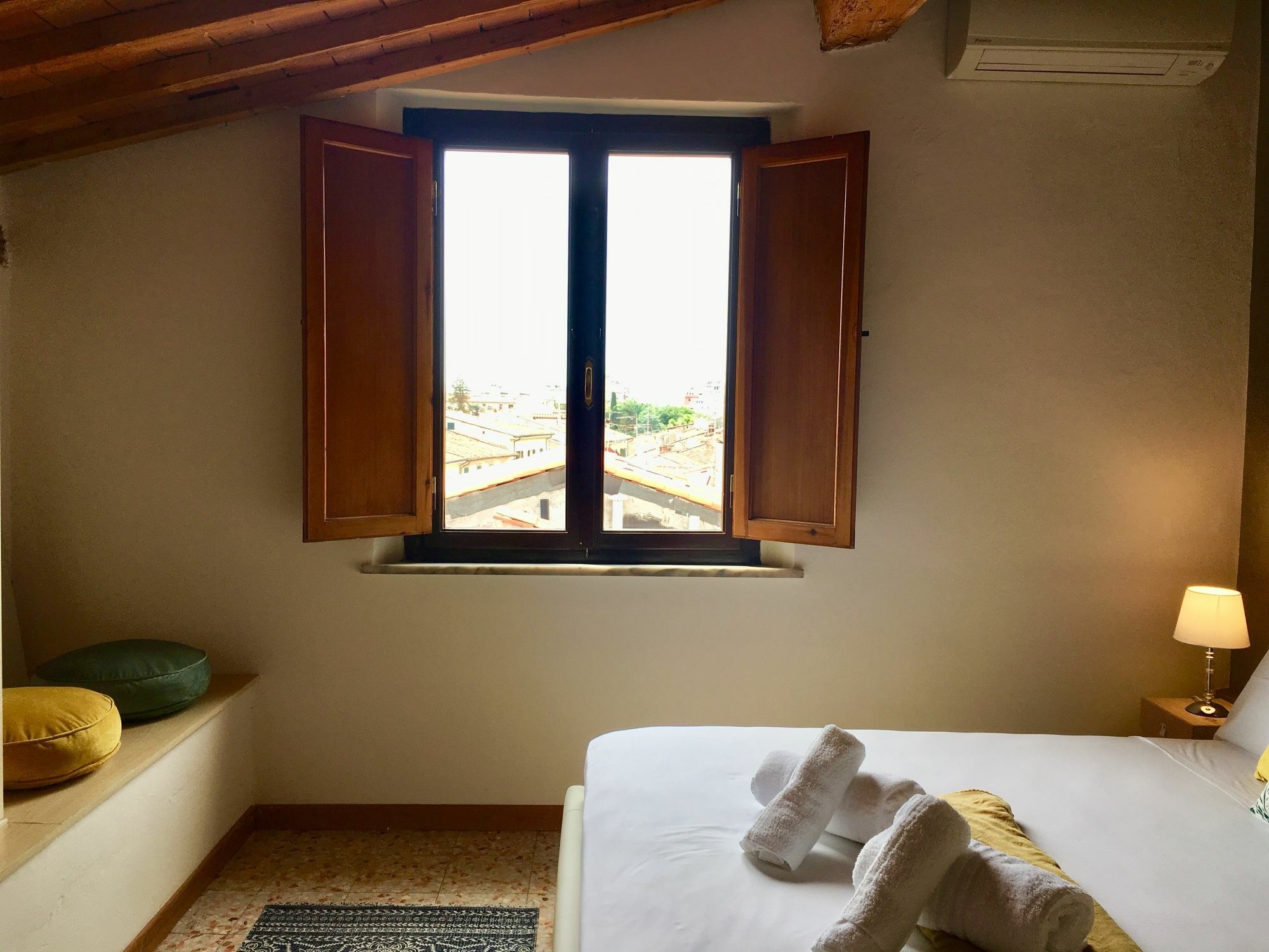 Aweshome Lungarno Bellavista Penthouse Apartment Pisa