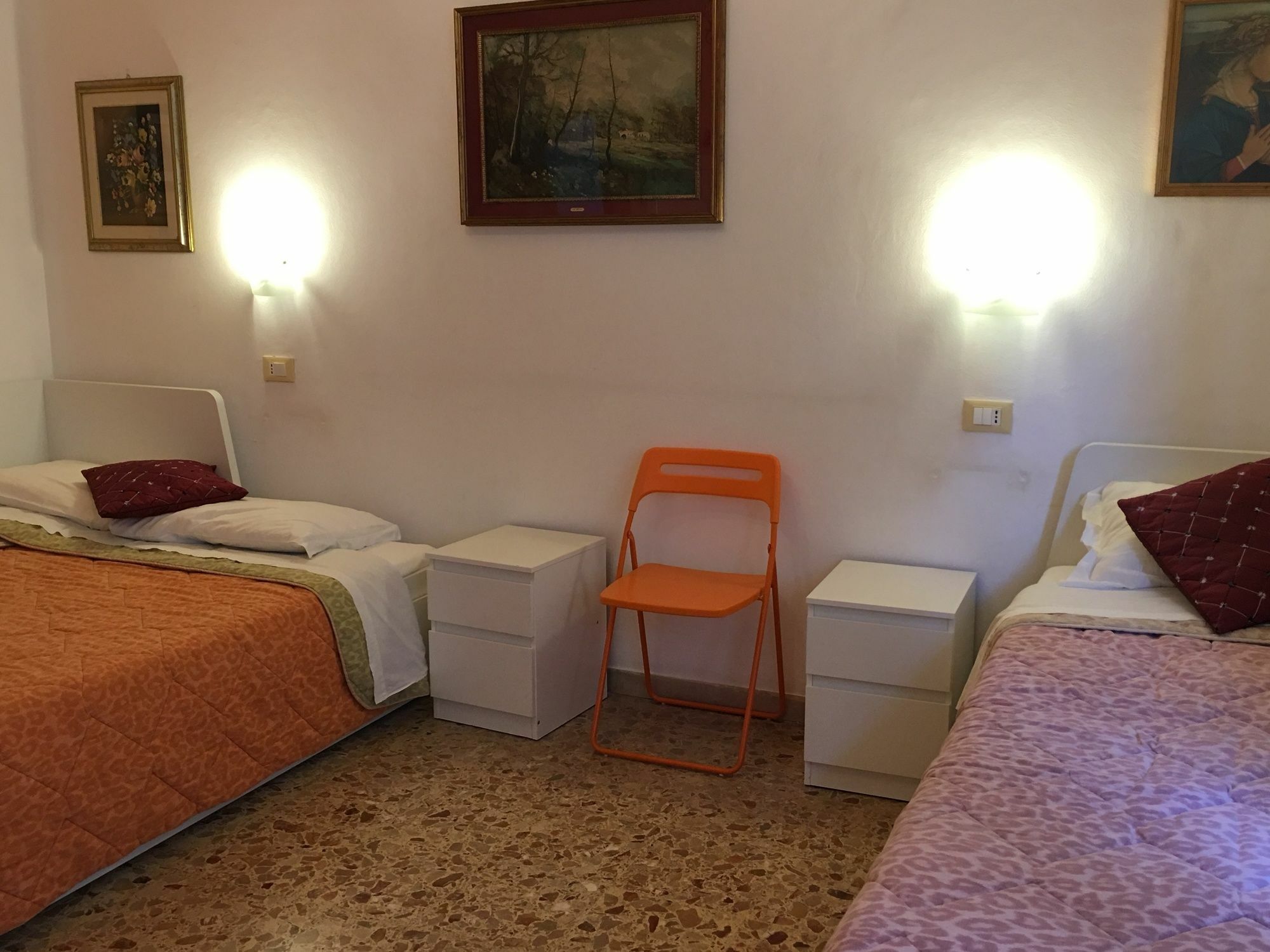 A Casa Doina Airport2 Bed & Breakfast Pisa